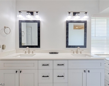 22589 Island Lakes Drive - Photo Thumbnail 17