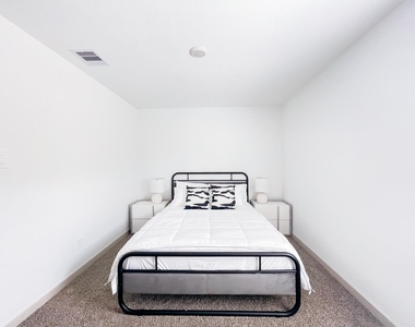 29830 Wildcat Way - Photo Thumbnail 12