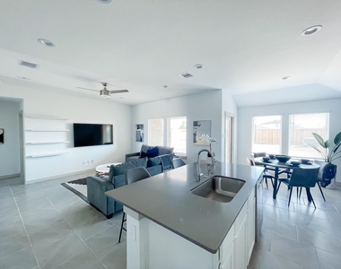 29830 Wildcat Way - Photo Thumbnail 6