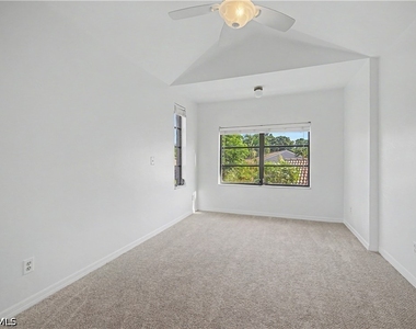 908 Augusta Boulevard - Photo Thumbnail 14