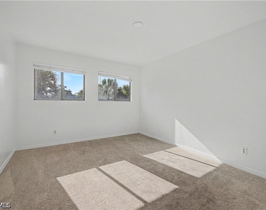 908 Augusta Boulevard - Photo Thumbnail 17