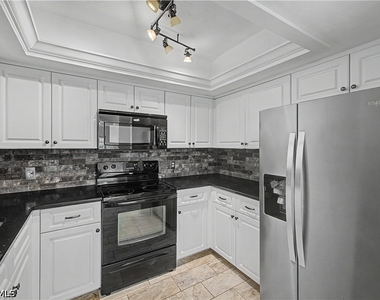 908 Augusta Boulevard - Photo Thumbnail 8