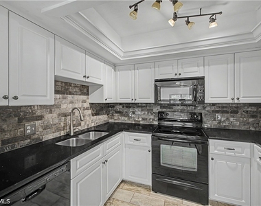 908 Augusta Boulevard - Photo Thumbnail 6