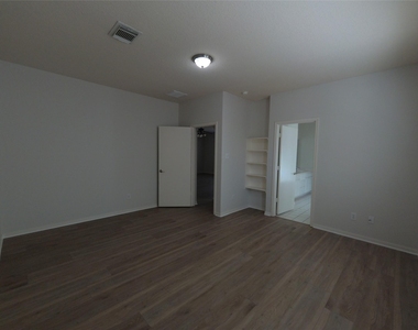18418 Burgundy Sky Way - Photo Thumbnail 7