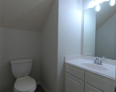 18418 Burgundy Sky Way - Photo Thumbnail 9