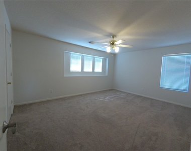 18418 Burgundy Sky Way - Photo Thumbnail 10