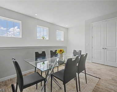 4713 Arboretum Circle - Photo Thumbnail 4