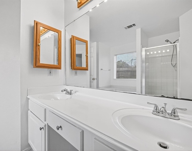 10027 Encino Cove Court - Photo Thumbnail 31
