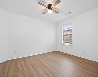10027 Encino Cove Court - Photo Thumbnail 39