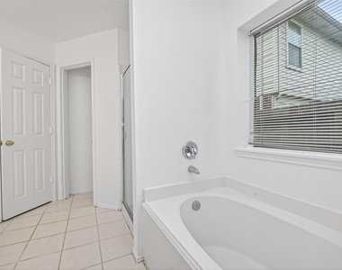 10027 Encino Cove Court - Photo Thumbnail 29