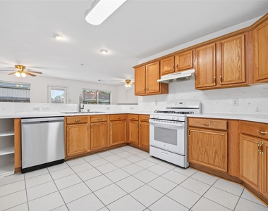 10027 Encino Cove Court - Photo Thumbnail 11