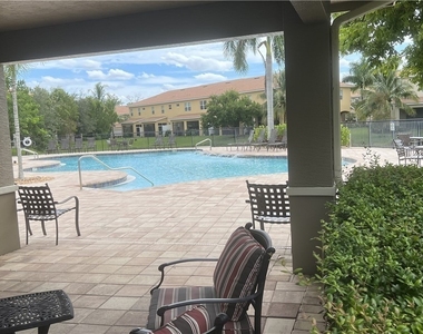10833 Alvara Way - Photo Thumbnail 11