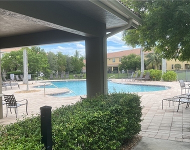 10833 Alvara Way - Photo Thumbnail 9