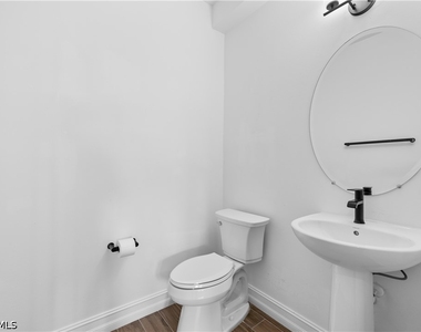 7548 Carnegie Way - Photo Thumbnail 5