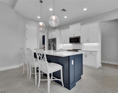 7124 Saona Court - Photo Thumbnail 8
