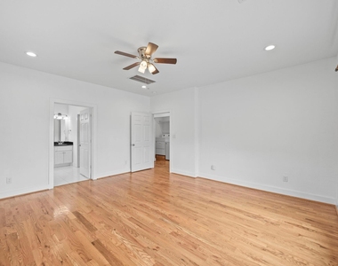 4734 Bell Street - Photo Thumbnail 5