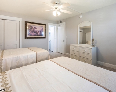 499 Forest Lakes Boulevard - Photo Thumbnail 15