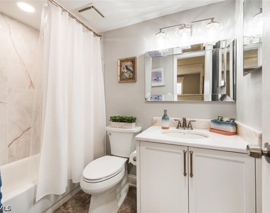 499 Forest Lakes Boulevard - Photo Thumbnail 16