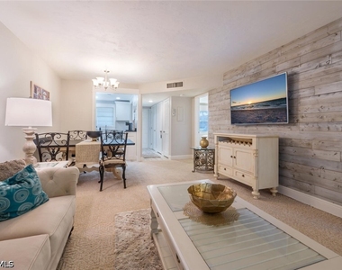 499 Forest Lakes Boulevard - Photo Thumbnail 2