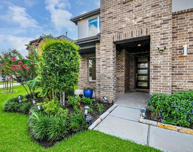 3815 Favor Forest Court - Photo Thumbnail 2