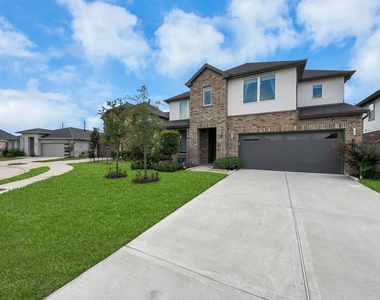 3815 Favor Forest Court - Photo Thumbnail 3