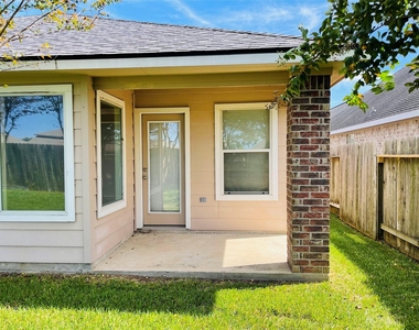10723 Lake Riata Lane - Photo Thumbnail 25