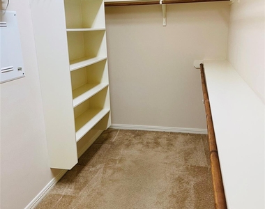 10723 Lake Riata Lane - Photo Thumbnail 21