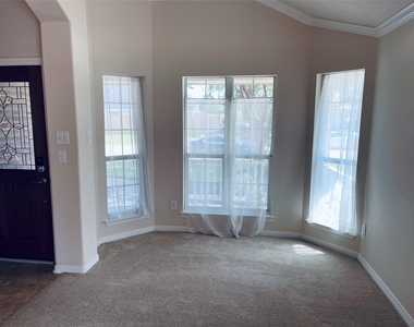 10723 Lake Riata Lane - Photo Thumbnail 5