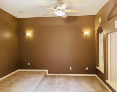 10723 Lake Riata Lane - Photo Thumbnail 13