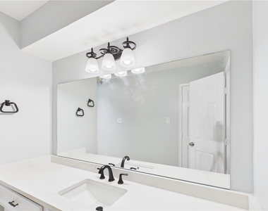 1107 Verret Lane - Photo Thumbnail 8