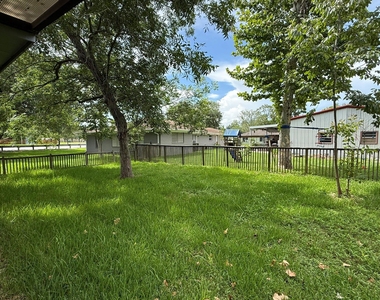 5525 Main Street - Photo Thumbnail 26