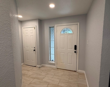 5525 Main Street - Photo Thumbnail 5