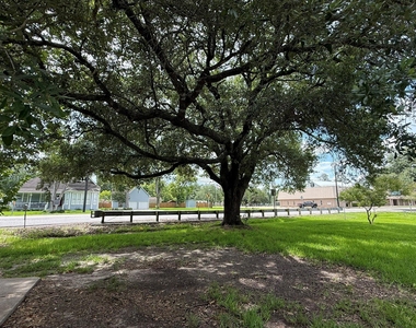 5525 Main Street - Photo Thumbnail 27