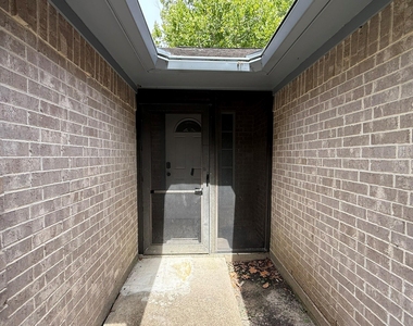 5525 Main Street - Photo Thumbnail 3