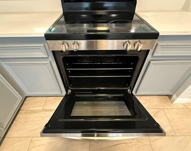 5525 Main Street - Photo Thumbnail 11