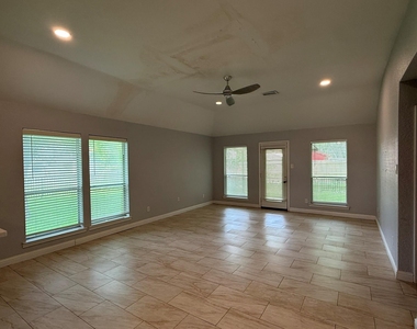 5525 Main Street - Photo Thumbnail 6