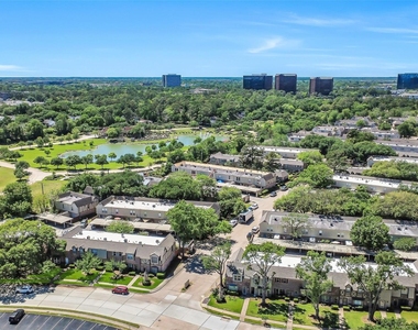 14703 Barryknoll Lane - Photo Thumbnail 25