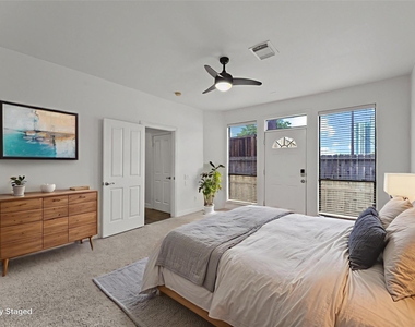 2402 Calumet Street - Photo Thumbnail 8