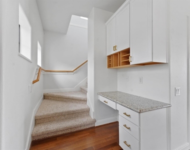 2402 Calumet Street - Photo Thumbnail 11