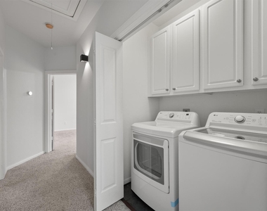 2402 Calumet Street - Photo Thumbnail 16