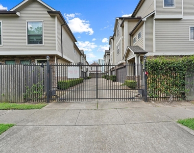 2402 Calumet Street - Photo Thumbnail 19