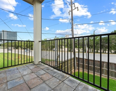 2402 Calumet Street - Photo Thumbnail 17