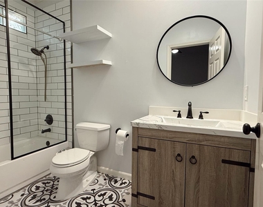 1107 Marconi Street - Photo Thumbnail 6