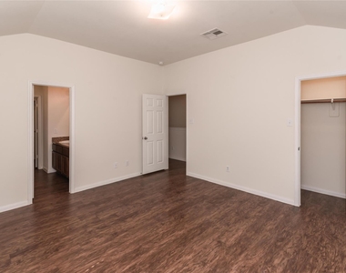 15210 Lucky Star Drive - Photo Thumbnail 5