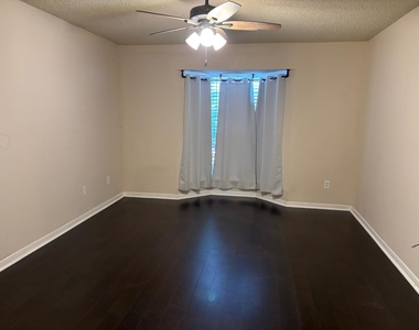 2121 Hepburn Street - Photo Thumbnail 3