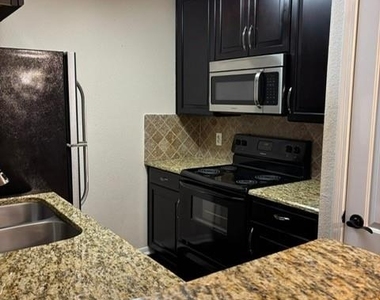 2121 Hepburn Street - Photo Thumbnail 5
