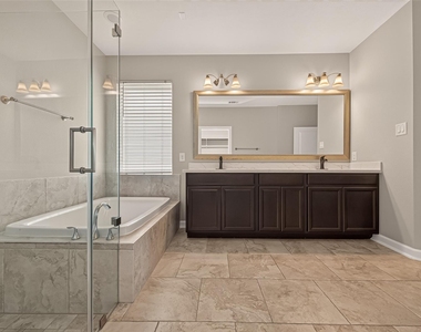 12507 Point Arbor Court - Photo Thumbnail 35