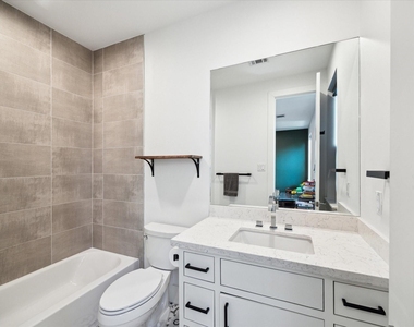 823 Aurora Street - Photo Thumbnail 16