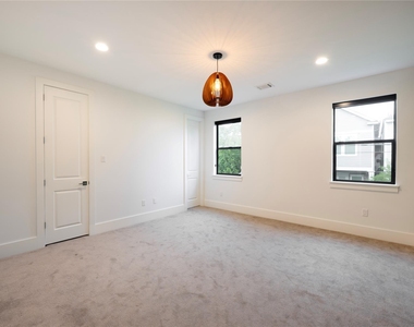 823 Aurora Street - Photo Thumbnail 19