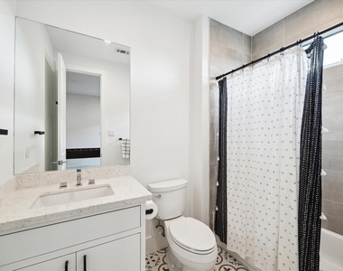823 Aurora Street - Photo Thumbnail 15